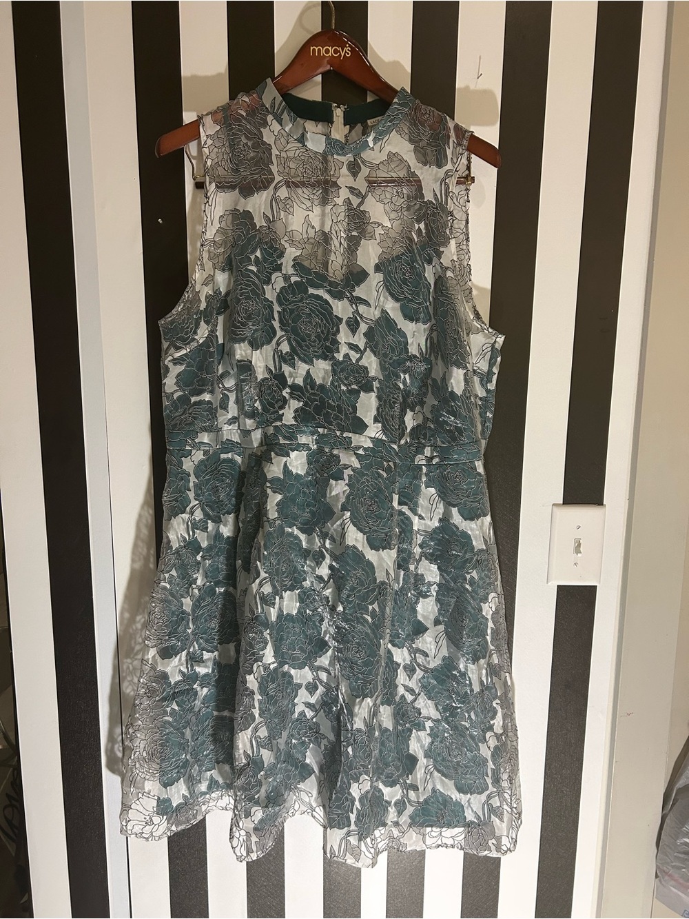 Sleeveless Floral Lace Mini Dress in Teal and Ivory